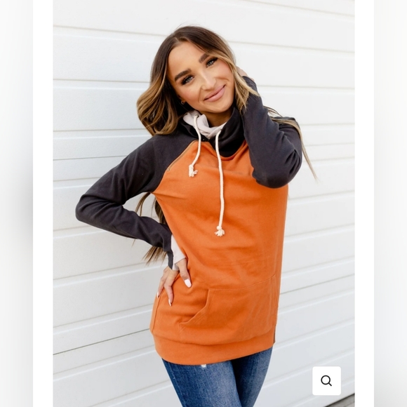 AMPERSAND AVE Tops - AMPERSAND AVENUE Doublehood Sweatshirt- Happy Halloween